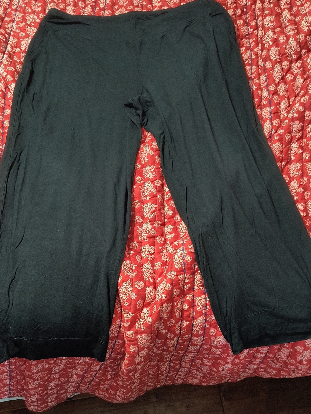 Soma Black Wide-Leg Lounge Capris